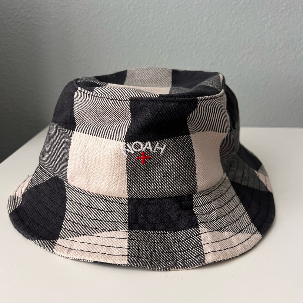 Noah plaid bucket hat